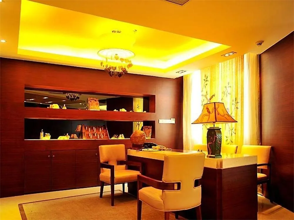 Marina Spa Hotel Sanya 3*,